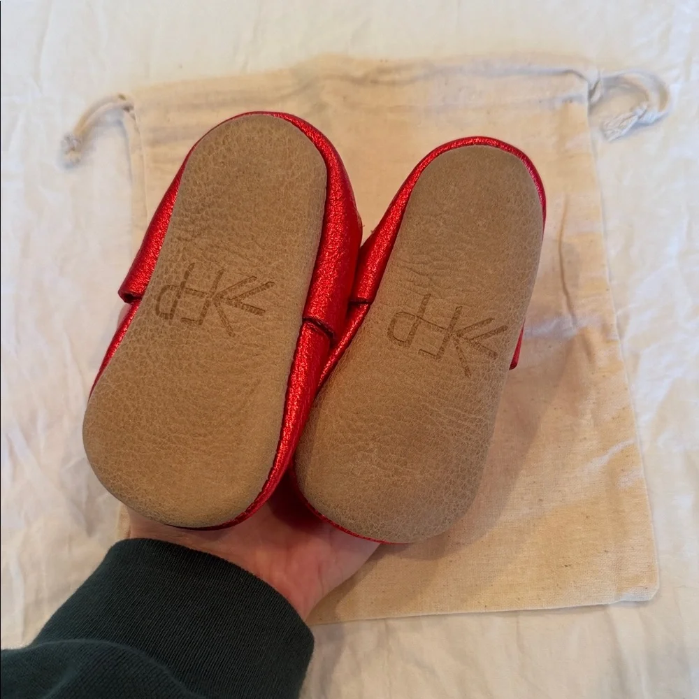 EUC Freshly Picked Shiny Red Bow Moccasins